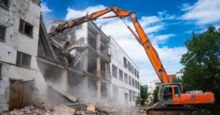 Промышленный демонтаж зданий Дальнегорск, цена от 2988 руб.