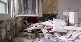 Демонтаж хрущевки в Дальнегорске - удаление старых полов и стен по выгодной цене от 1782 рублей.